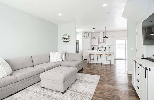 Chubbuck House | Modern and cozy family home with 3 bedrooms