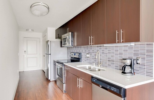 West Bellevue Apartment | Modern Bellevue 1BR w/Gym & Roof Lounge, easy commute, by Blueground