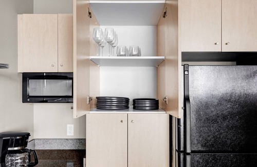 Northwest Bellevue Apartment | Modern Bellevue 2BR w/Gym, W/D & Roof Deck, near Downtown, by Blueground