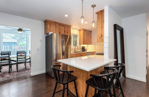 Larkspur House | Modern Bend Family-Friendly Home w/Fenced Yard