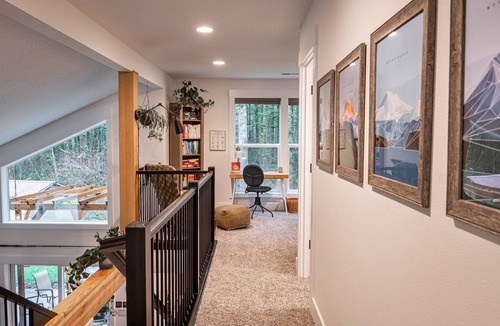 Washougal House | Modern Cabin | Hot Tub + Trails + River Access