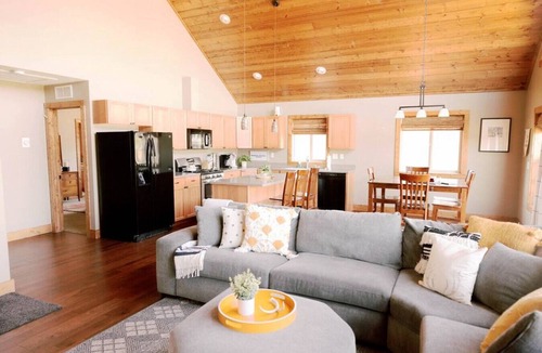 Fir Grove Estates Cabin | Modern Cabin w/Open Views & Fenced Yard