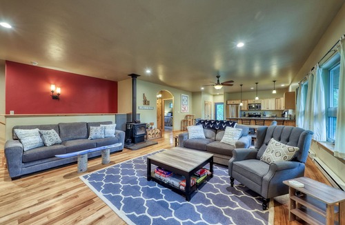 McCall Cabin | Modern cabin w/ WiFi, game room & wood stove - walk to town, golf & Payette Lake