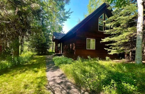 McCall Cabin | Modern Cabin - Walk to Town, Lake & Golf