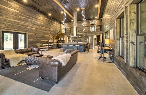 Chattaroy Cabin | Modern Chattaroy Cabin: 24 Mi to Mt Spokane!