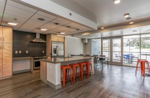 Columbia City Apartment | Modern Columbia City Studio w/W/D & Gym, near Light Rail, by Blueground