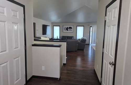 Fargo House | Modern Comfortable, spacious 4-bedroom building in lovely Fargo