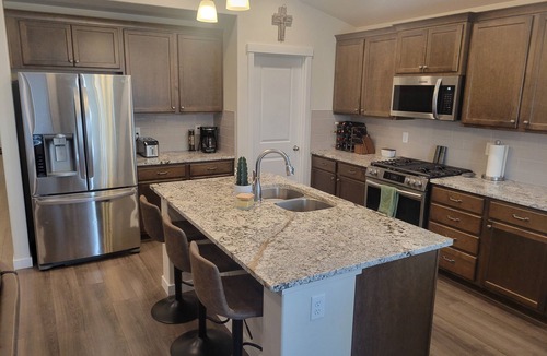 Nampa House | Modern Cozy Farm House with AC, WiFi in delightful Nampa