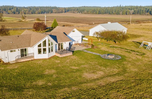 Coupeville House | Modern, dog-friendly home with sweeping views, deck, firepit, & gas fireplace
