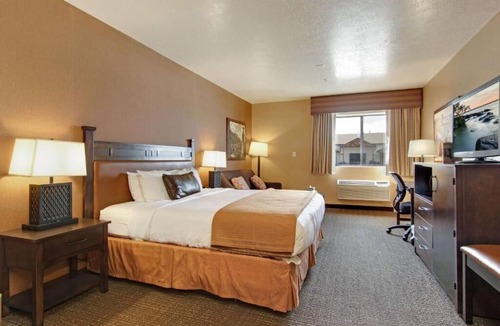 Bryce Canyon Hotel | Modern Elegance in the Heart of Utah! Indoor Pool, Free Breakfast, Free Parking!