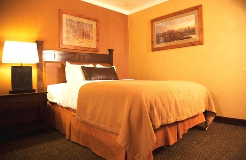 Bryce Canyon Hotel | Modern Elegance in the Heart of Utah! Indoor Pool, Free Breakfast, Free Parking!