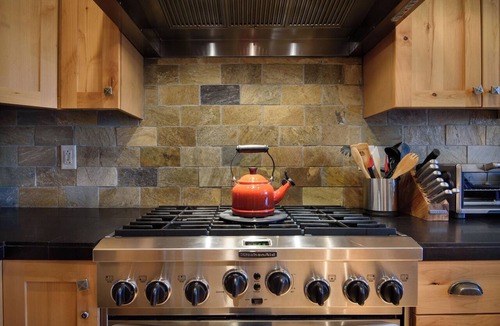 Elkhorn Village Apartment | Modern Elkhorn : Spacious Suites and Pet Friendly