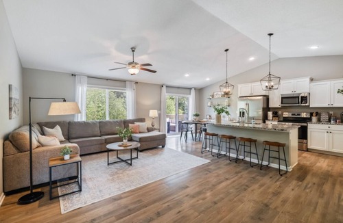 Berwick House | Modern Escape - HotTub+Game Room