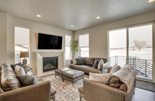 Park City House | Modern Heber City Getaway: Mountain View, Hot Tub!