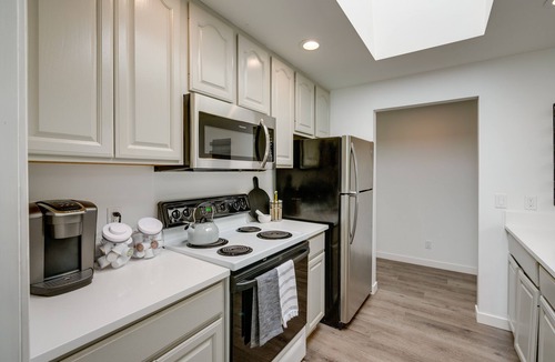 Woodinville House | Modern Home: 3 Miles to Woodinville Wine Country!