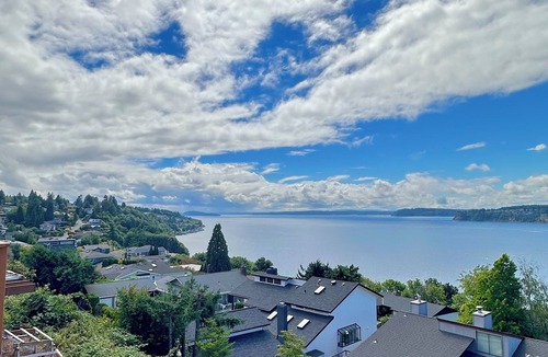 University Place House | Modern Home, Amazing Beach View