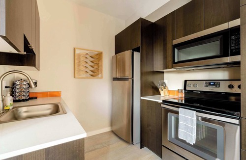 Belmont Apartment | Modern Home in Foodie District - 2BR - Sleeps 4