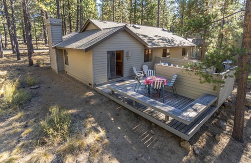 Sunriver House | Modern Home Near Fort Rock. SHARC Passes included. Dog Friendly With Pet Fee
