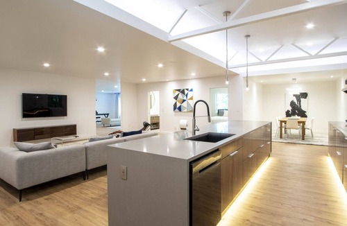 Kirkland Apartment | Modern Living in Kirkland