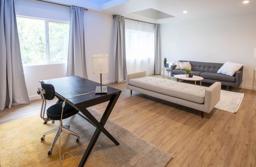 Kirkland Apartment | Modern Living in Kirkland