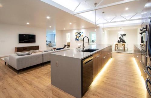 Kirkland Apartment | Modern Living in Kirkland