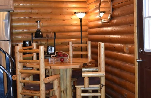 Ahsahka Cabin | Modern log cabin with a cozy cabin feel along the Clearwater River.