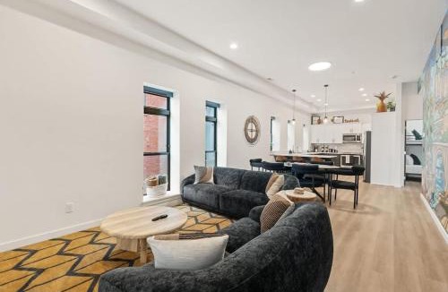 Riverside Apartment | Modern Luxury - 3 Bed in the Heart of Downtown