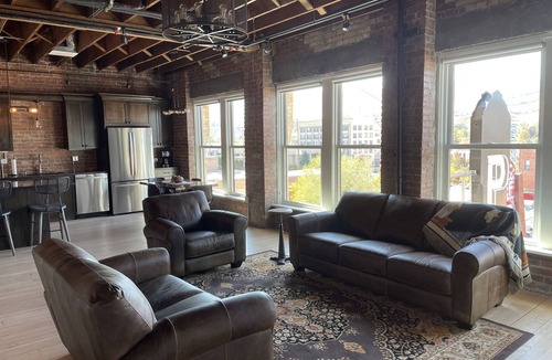Pocatello House | Modern Luxury Meets Historic Charm: Unwind in Style in Purpose Executive Suites