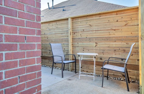 Gunter Afs House | Modern Luxury Retreat w/Fast Wifi. 10 mins from Downtown, ASU & Maxwell AFB.