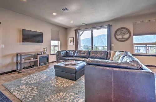 Manson House | Modern Manson Condo w/Pool & Lake Chelan Views!