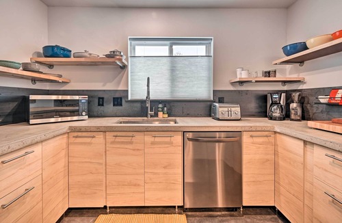 Franklin to the Fort House | Modern Missoula Home ~ 2 Miles to Downtown!