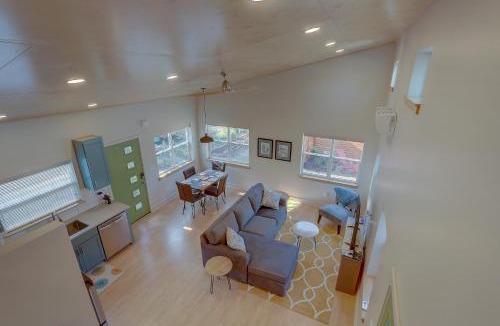Larkspur House | Modern Mod Pod with Private Yard