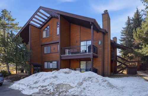 Park City Ski Chalet | Modern Mountain-Chic Condo-Ski, Golf, Bike, Hike!