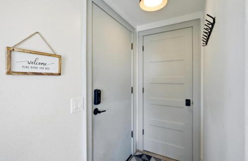Park City Ski Chalet | Modern Mountain-Chic Condo-Ski, Golf, Bike, Hike!