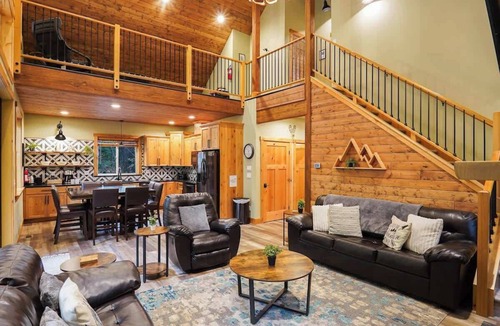 Glacier House | Modern Mountain Escape Hot Tub + Views