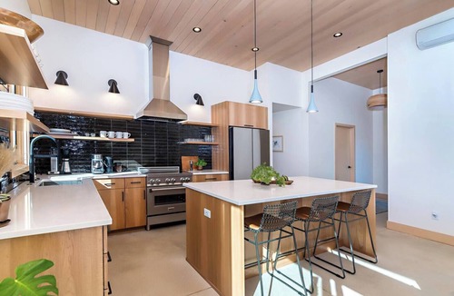 Cle Elum House | Modern Mountain Retreat w/Hot Tub and River Views