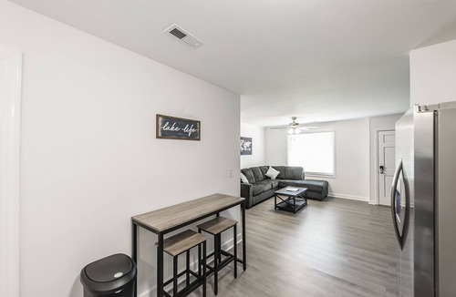 Gallatin House | Modern North of Nashville Retreat- Easy Lake Access