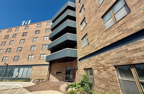North Central Omaha Apartment | Modern Omaha Apartment Near Dining & Attractions