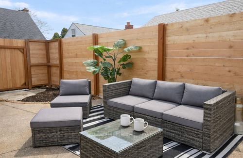 Lincoln Apartment | Modern One-Bedroom Retreat Walkable to Downtown and 10 minutes to waterfront