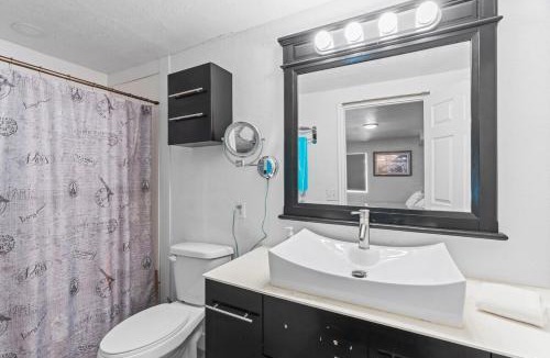 Salt Lake City House | Modern Private Whole Unit 4 Bedroom Guest Suite King Bed