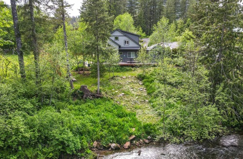 Carson House | Modern River Front Cabin, Hot Tub, Detached Office