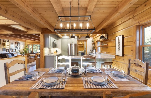 Flagstaff Cabin | Modern Rustic Cabin – Whispering Pines, Wildlife, Trails, 5-Acres & Starry Skies