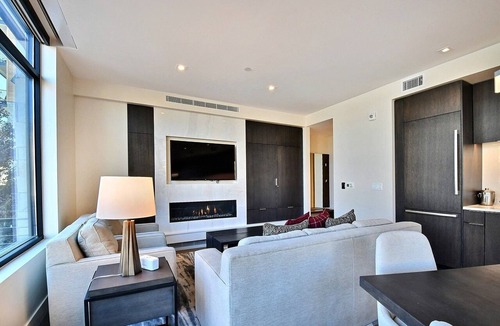 Park City Condo | Modern Ski-in/out 2 BR in Canyons Village by RedAwning - Save 20% on 7+ Nights!