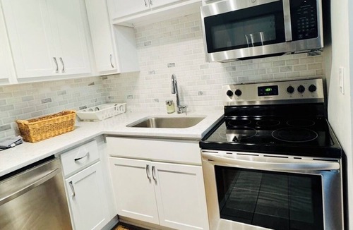 Old Town Apartment | Modern& Spacious 2BR in Prime Location with 1 Parking Spot