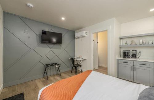Coeur d'Alene Hotel | Modern Studio #11 - Food Trucks & Mins to CDA Lake
