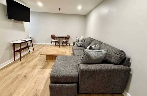 South Central Omaha Apartment | Modern Studio Steps from Aksarben Dining & I-80