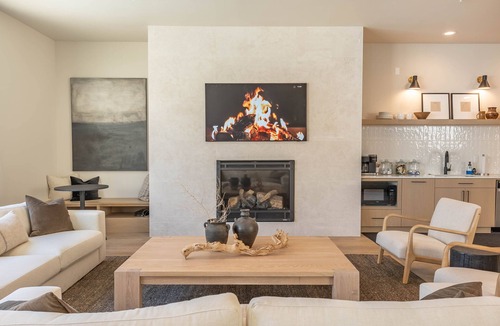 Pendleton Apartment | Modern suite w/great amenities! 5 minutes from downtown Pendleton and Round-up.