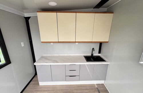 Kent Cabin | Modern Tiny Cabin Retreat w/AC & Private Yard