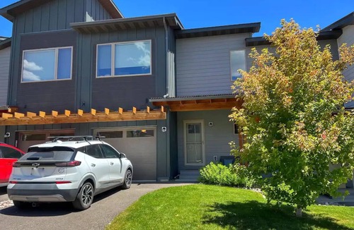 Eagle House | Modern Townhome in Downtown Eagle, CO - Vail Valley