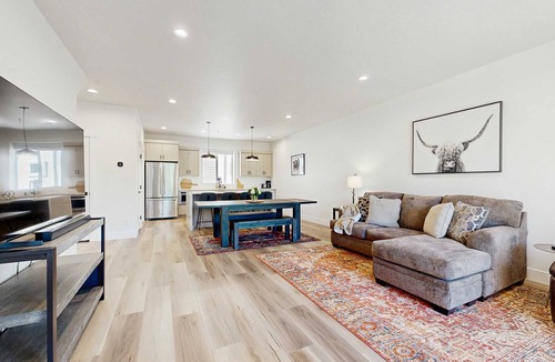 Boise House | Modern Townhouse, Centrally Located Near BSU
